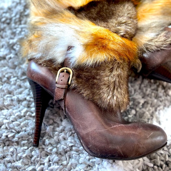 Guess fur knee high boots size 9 - Picture 2 of 4